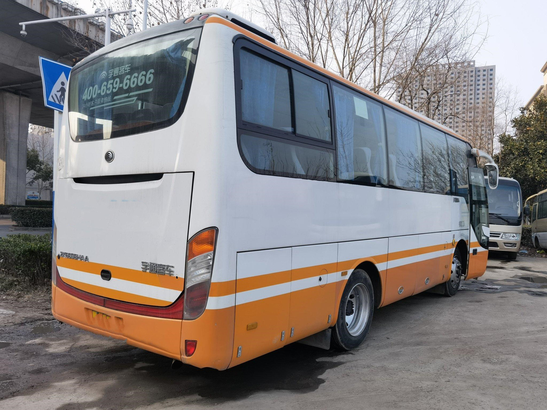 Yutong de lujo de segunda mano transporta 24-35 asientos públicos diesel usados que la ciudad transporta LHD utilizó al coche Buses In 2014 años