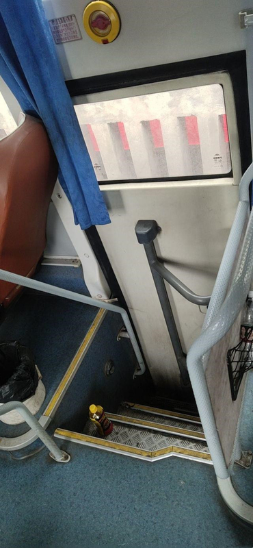 Los bus turístico usados ZK6998 de Yutong utilizaron año de lujo de 39 de los asientos de Yuchai del coche diesel del motor autobuses de Buses Used Intercity en 2014