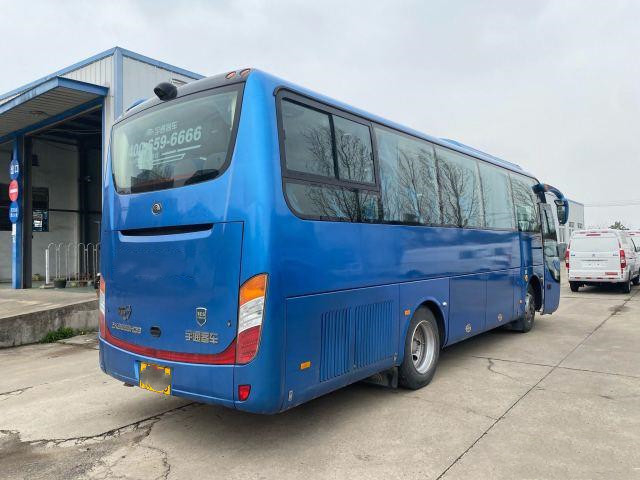 El coche usado Bus 37 asientos Yutong Zk6888 transporta y entrena conducción a la derecha del autobús