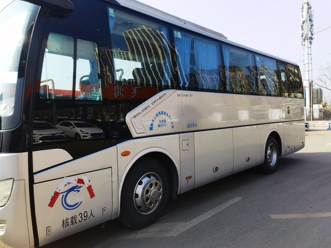 Motor de Yuchai del autobús de la ciudad de los asientos de la puerta 38 del autobús de Golden Dragon Bus XML6907 Passanger del coche