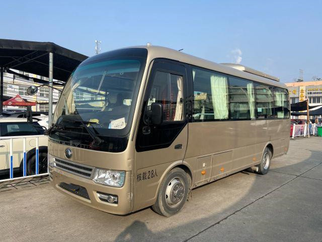 La segunda mano Yutong ZK6728 transporta el motor de oro usado de Yuchai del color transporta al coche de 28 pasajeros Bus In 2019 años