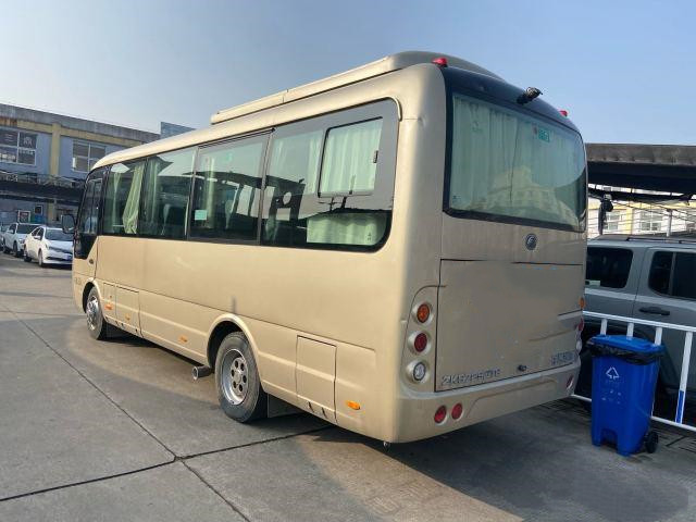 La segunda mano Yutong ZK6728 transporta el motor de oro usado de Yuchai del color transporta al coche de 28 pasajeros Bus In 2019 años