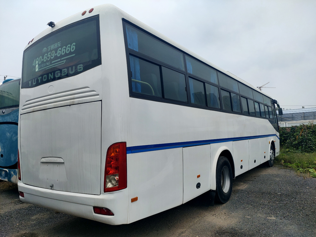 El autobús usado de Yutong 2018 años hechos en China utilizó al coche diesel Bus Used White de LHD 51 asientos Front Engine Bus