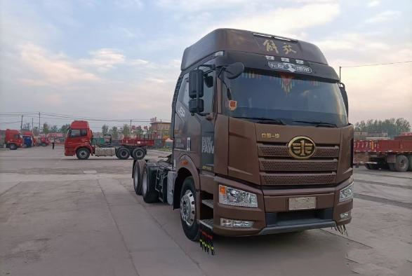 El motor 460hp del camión 6*4 Xichai del tractor de FAW J6P utilizó el camión LHD/RHD del caballo