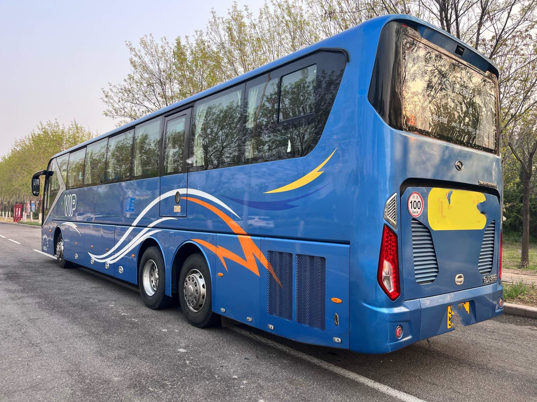 El autobús nuevo XMQ6135 de Kinglong utilizó al coche Buses 56 asientos LHD Front Engine Double Axle