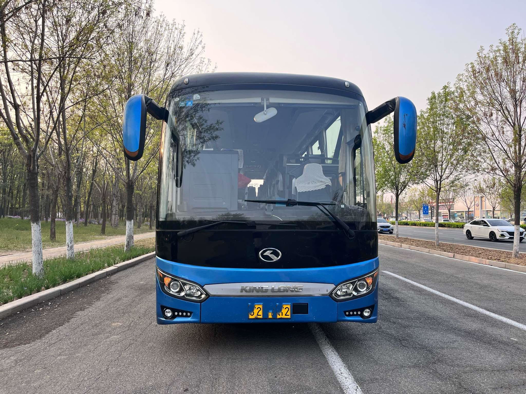 El autobús nuevo XMQ6135 de Kinglong utilizó al coche Buses 56 asientos LHD Front Engine Double Axle