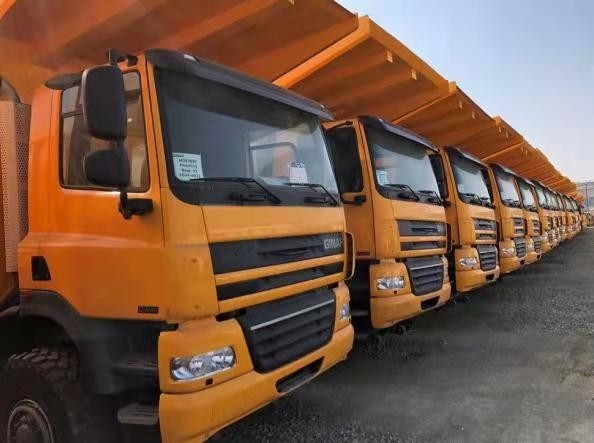 60 toneladas utilizaron el camión de mano del camión volquete 10*6 segundo de GINAF en venta