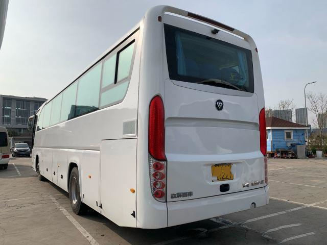El coche usado autobús BJ6120 de Foton utilizó las puertas 2018 del autobús 50seats Yuchai 330hp dos de Yutong