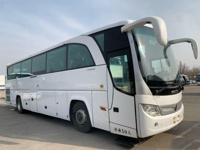 El coche usado autobús BJ6120 de Foton utilizó las puertas 2018 del autobús 50seats Yuchai 330hp dos de Yutong