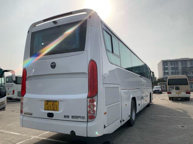 El coche usado autobús BJ6120 de Foton utilizó las puertas 2018 del autobús 50seats Yuchai 330hp dos de Yutong