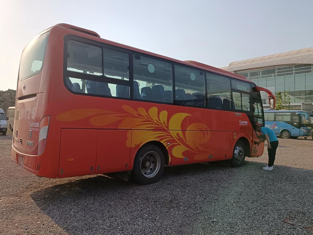 Los motores diesel usados los asientos del autobús de 2014 años 33 Zk6808 Yutong entrenan la dirección de Bus With LHD