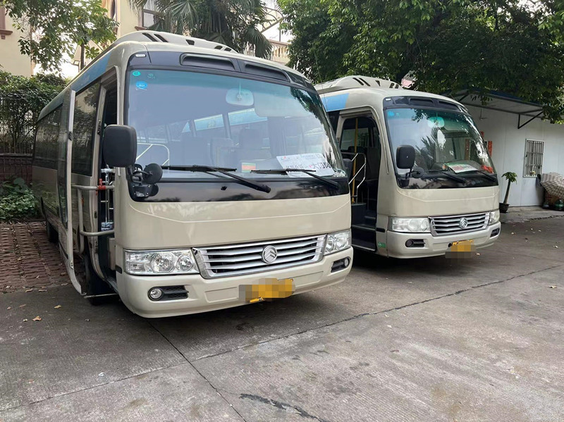 El autobús usado 34 asientos del práctico de costa utilizó a Mini Bus XML6809 con la dirección eléctrica de la mano izquierda del motor