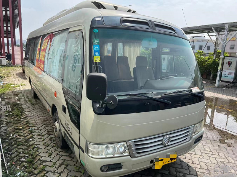 El autobús usado 34 asientos del práctico de costa utilizó a Mini Bus XML6809 con la dirección eléctrica de la mano izquierda del motor