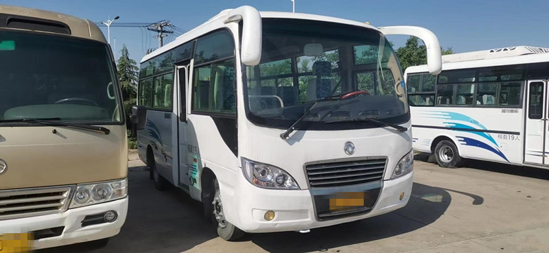 2016 mano usada asientos Dfac Mini Bus Left Hand Drive del autobús segundo del año 19 ningún árbol del accidente 2