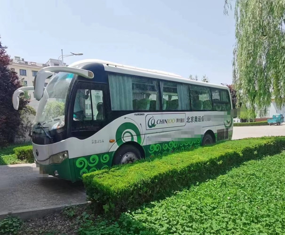El autobús usado 35 asientos ZK6809 de Yutong en venta utilizó la dirección de Mini Bus LHD con precio barato