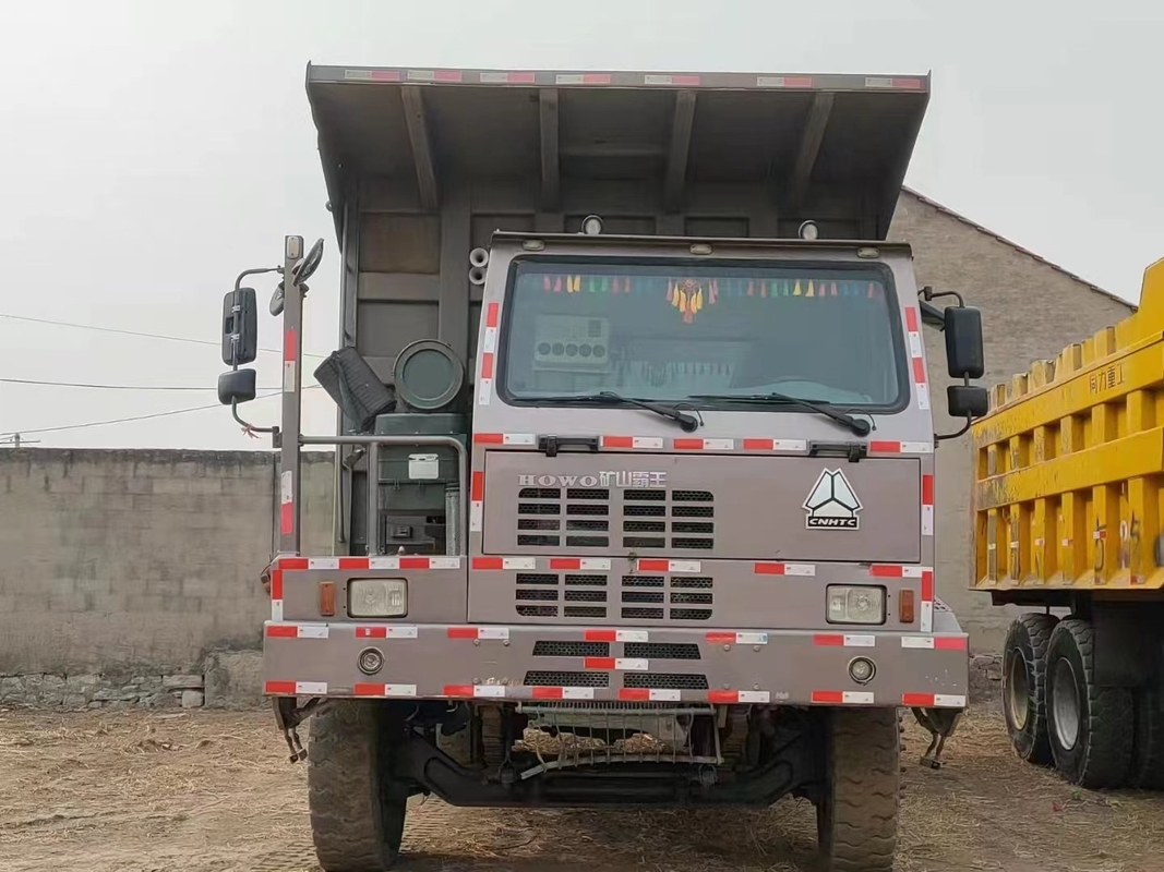 Chino HOWO utilizó el descargador del camión volquete con 430HP el motor 120 Ton Load Used For Mine