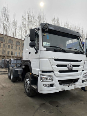 Sinotruck resistente Howo utilizó el camión del tractor con pintura del motor 371HP de Weichai la nueva