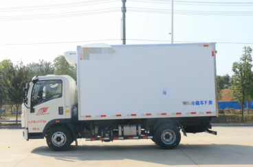 El cargo usado acarrea la marca de Dirve HOWO de la mano izquierda del modo de la impulsión del camión refrigerado 4×2 del ³ de los 10m de la capacidad de cargamento