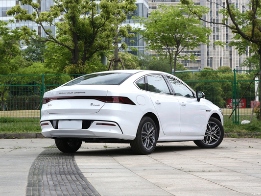 Nuevos vehículos de consumo de energía BYD Qin Plus EV Modelo híbrido enchufable de 510 km