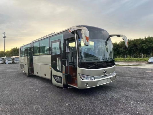 Autobús usado para la venta 49 asientos hoja primavera 2016 año puerta media Yutong ZK6115
