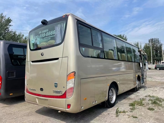 Autobús viejo 35 asientos Yutong ZK6808 portaequipaje Transmisión manual con aire acondicionado