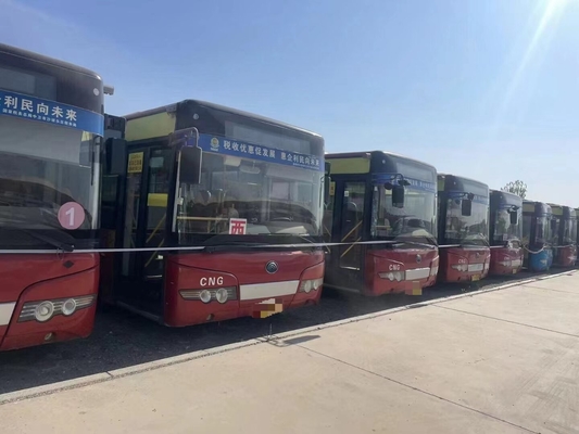 Autobús urbano de 49 plazas usado 100 pasajeros Yutong Zk6125 Cng Motor de doble puerta