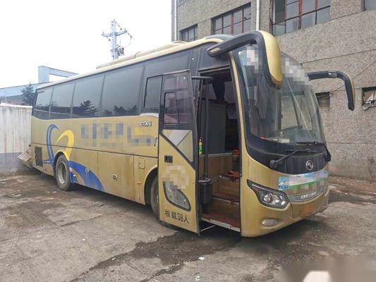 38 bus turístico usado izquierdo de Kinglong de la dirección del motor seis de Yuchai de los asientos de los cilindros 270hp V del chasis euro posterior del saco hinchable XMQ6901