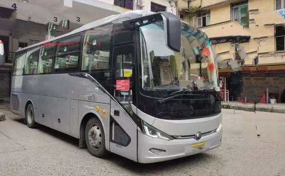 Yutong utilizó el coche Bus Luxury del autobús ZK6907 de 2021 39 asientos que el autobús de Yutong valora el chasis diesel del saco hinchable
